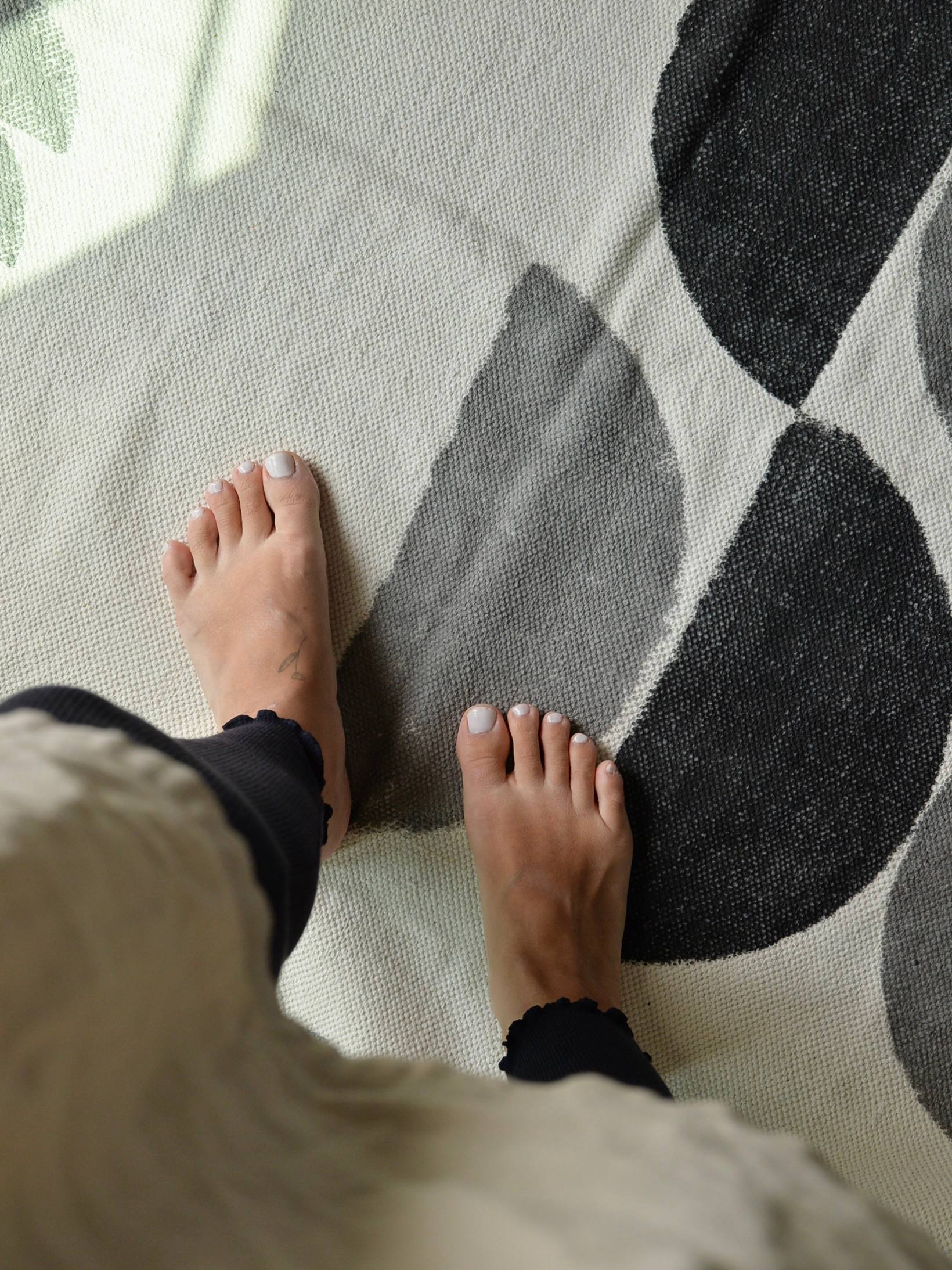 美品 ハンドブロックプリント インドラグ 140×200 ナチュラル デザイン ハンドブロックプリント コットンラグ – NOZZI BAZZAR