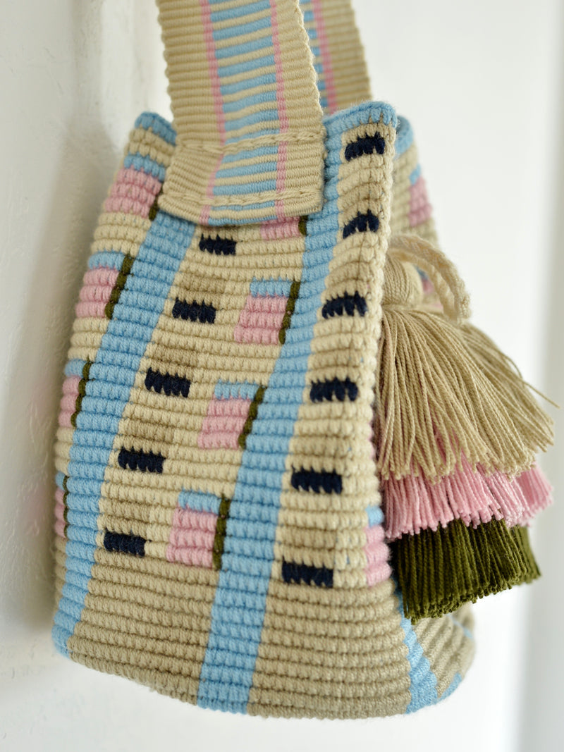 コロンビアのモチーラ 手編みハンドバッグミニ　マルチカラー