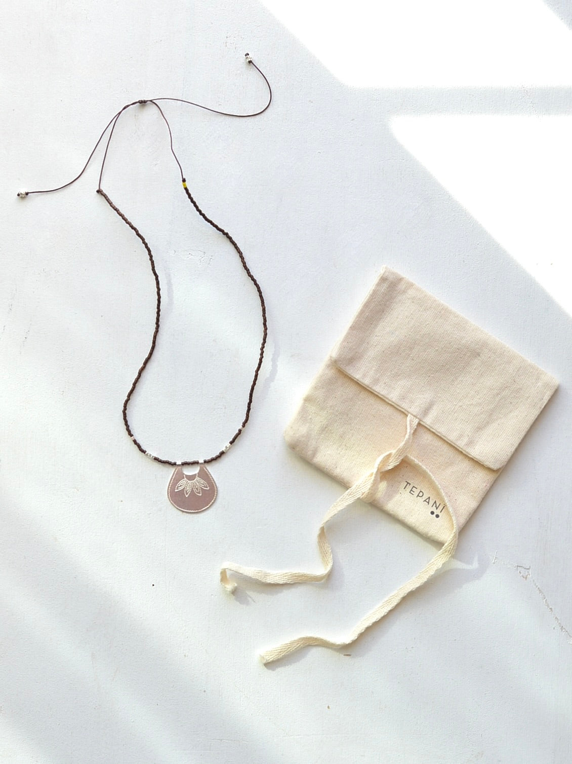 お花のシルバーネックレス Grande