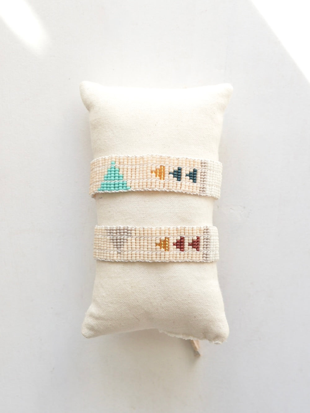 ビーズブレスレット トライアングル ターコイズ＆バーガンディ