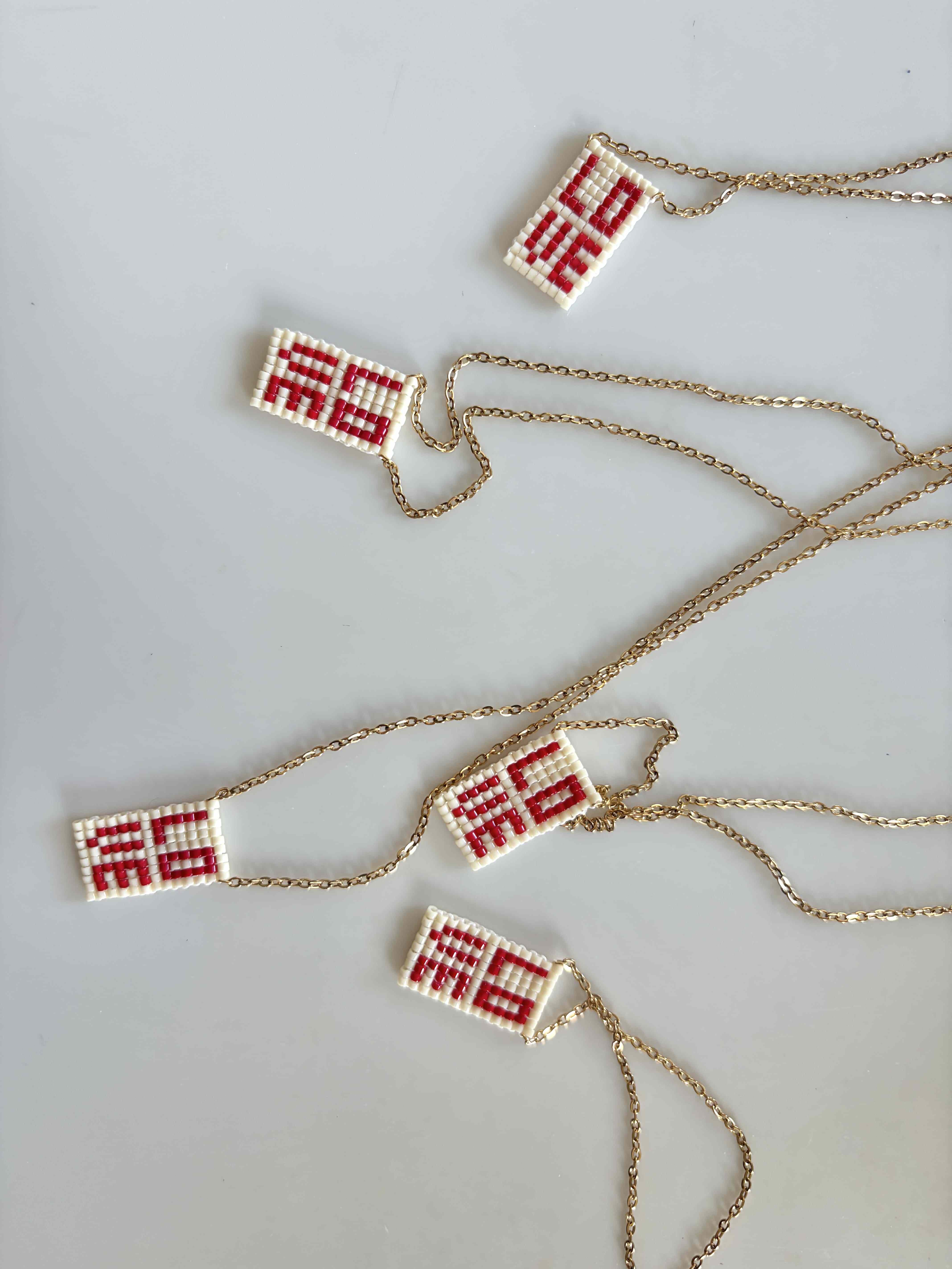 LOVE ビーズネックレス Red – NOZZI BAZZAR