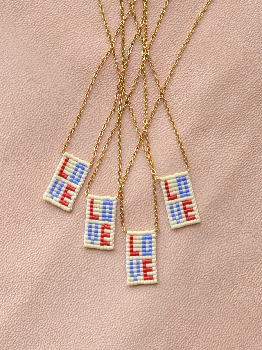 【2月上旬発送予定】LOVE ビーズネックレス マルチカラー