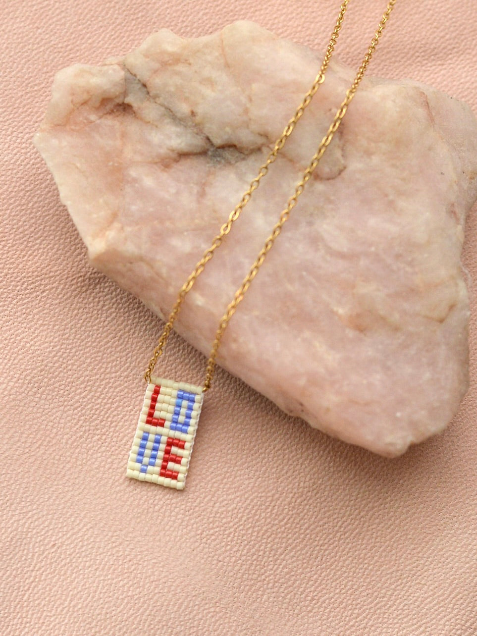 【2月上旬発送予定】LOVE ビーズネックレス マルチカラー