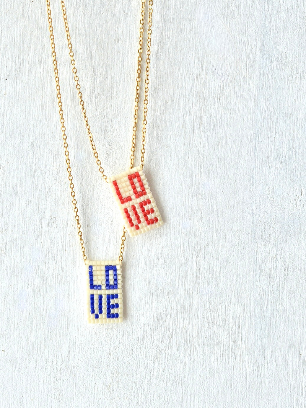 LOVE ビーズネックレス Red