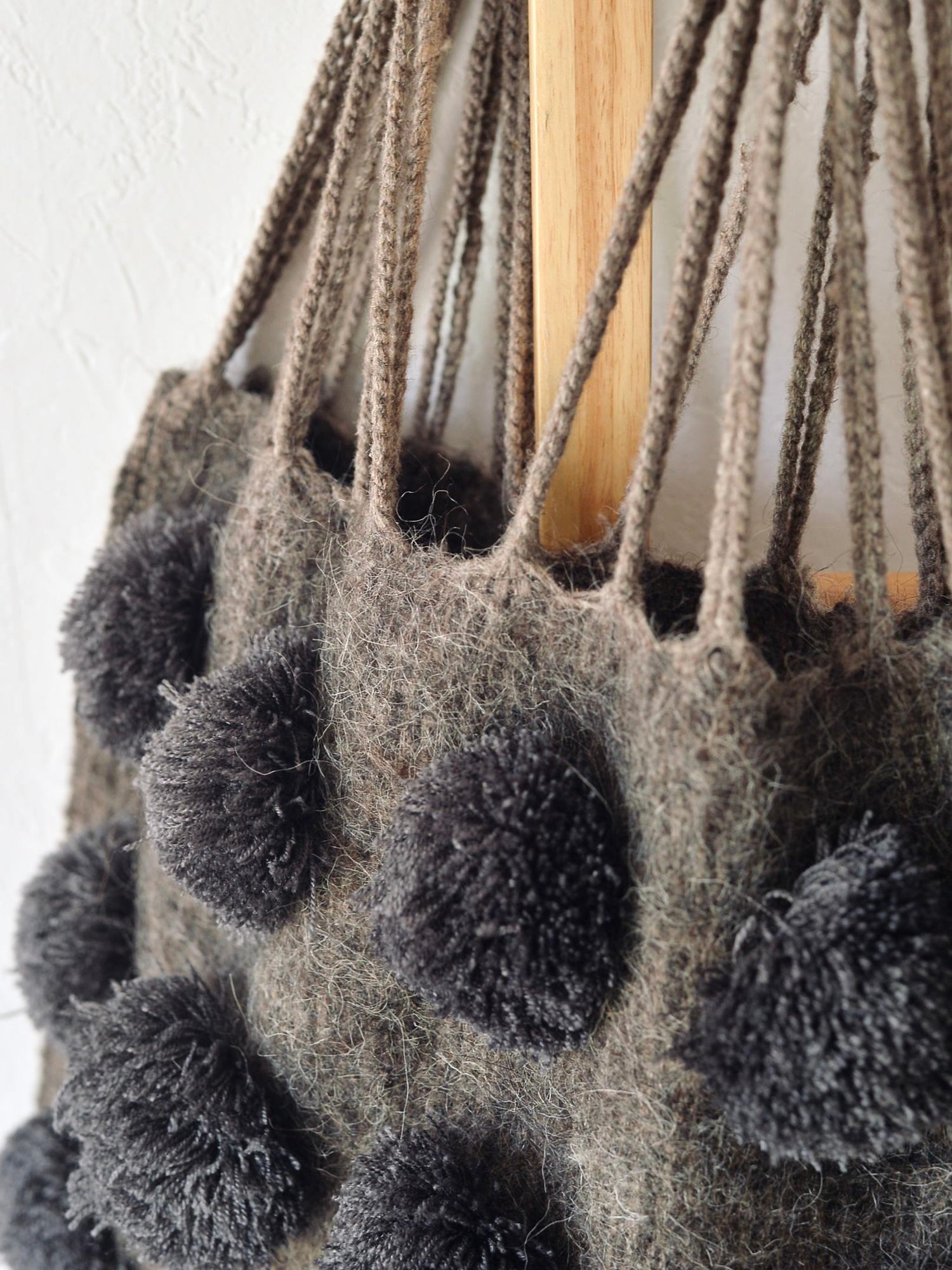 メキシコ ウール ハンモックバッグ レザーハンドル ポンポン グレー