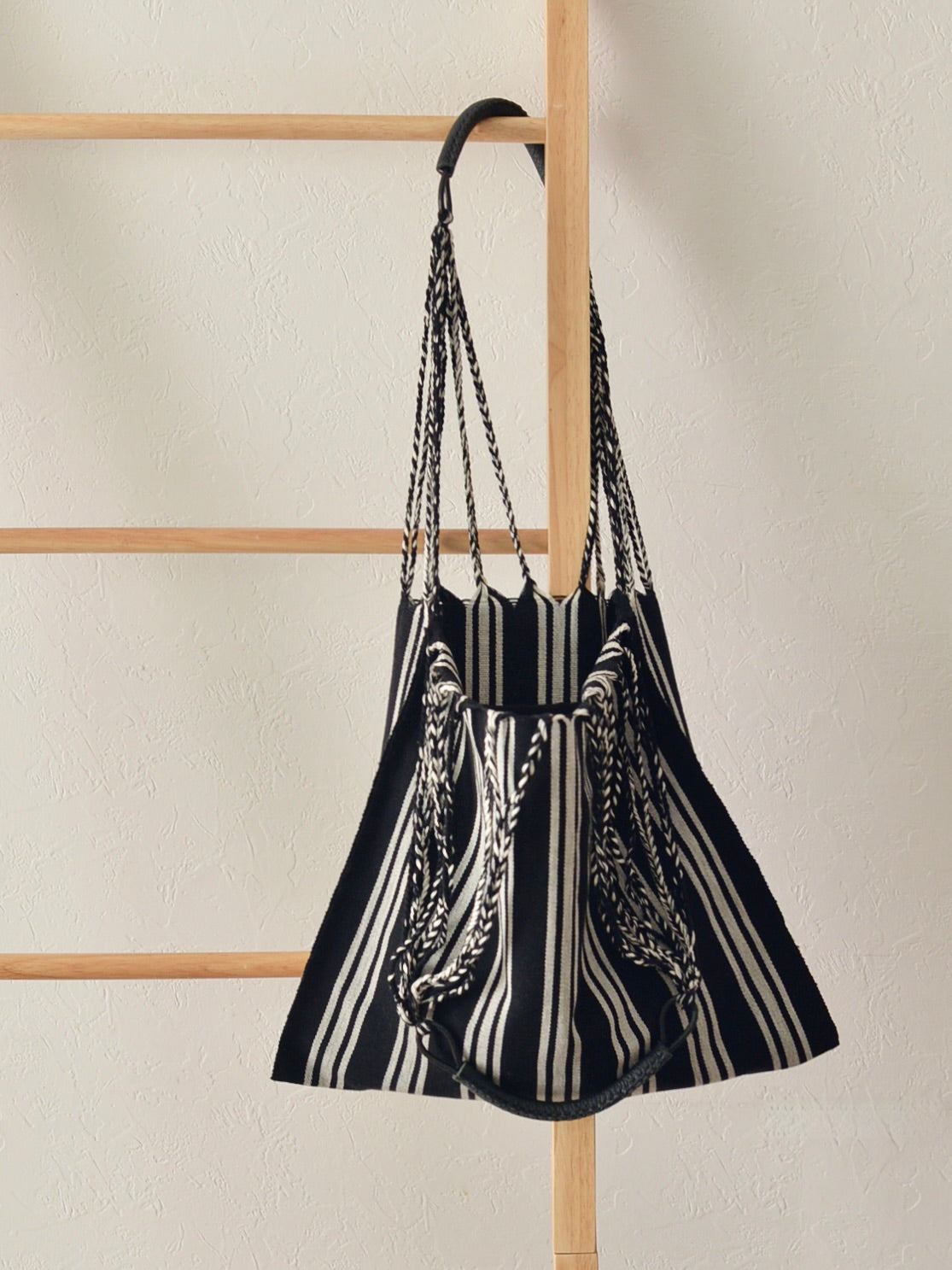 メキシコ ハンモックバッグ ブラック ストライプ レザーハンドル
