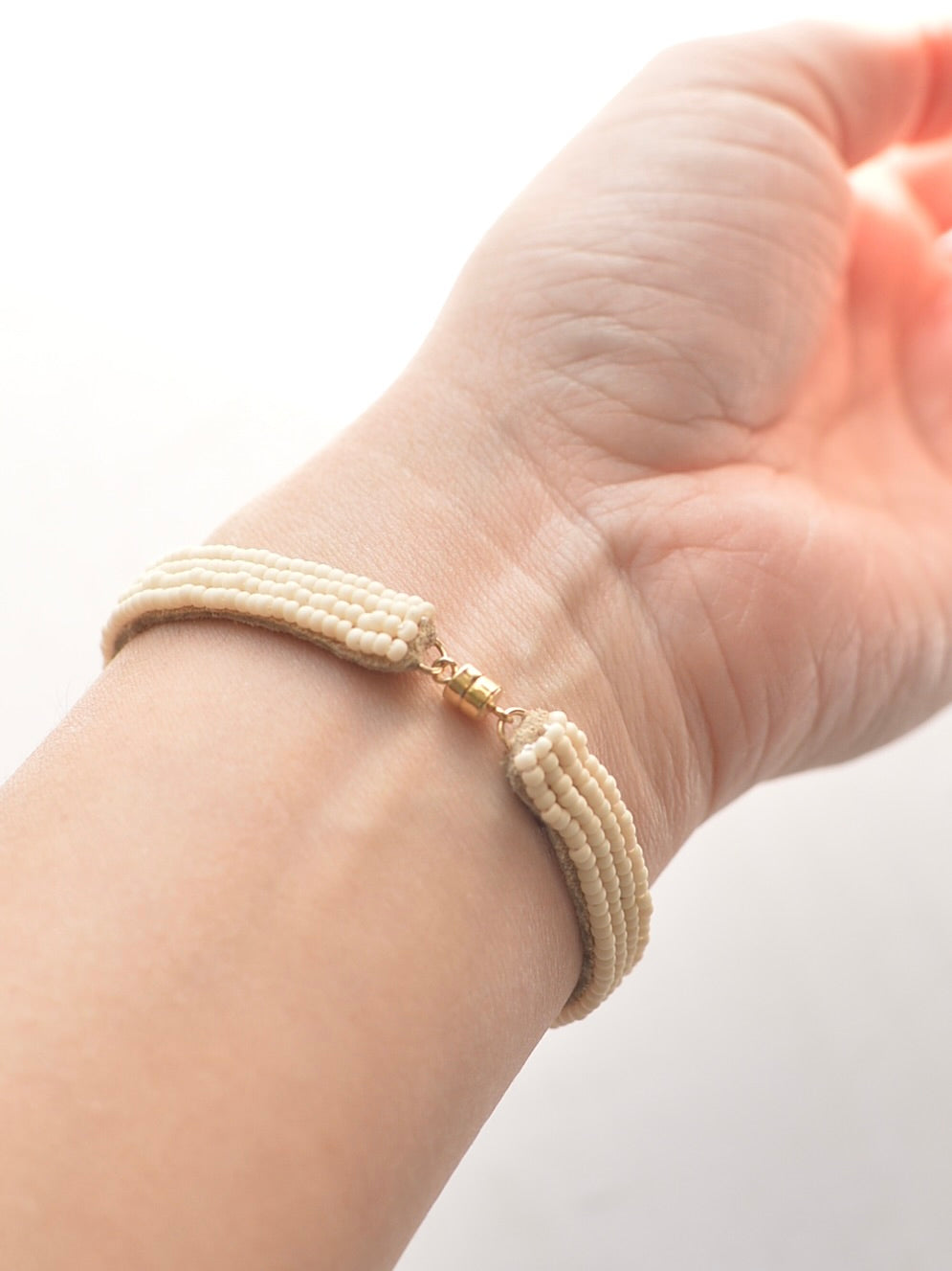 ビーズ レザーブレスレット トライアングル