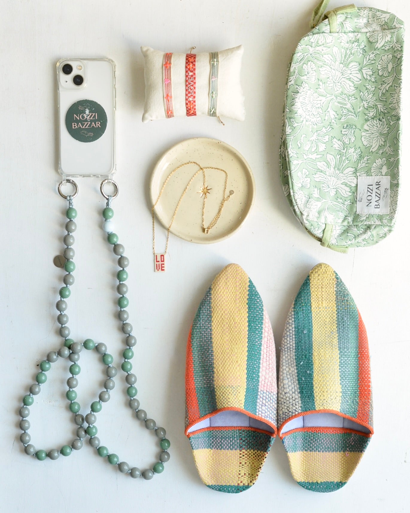 11/18頃発送予定】LOVE ビーズネックレス Red – NOZZI BAZZAR