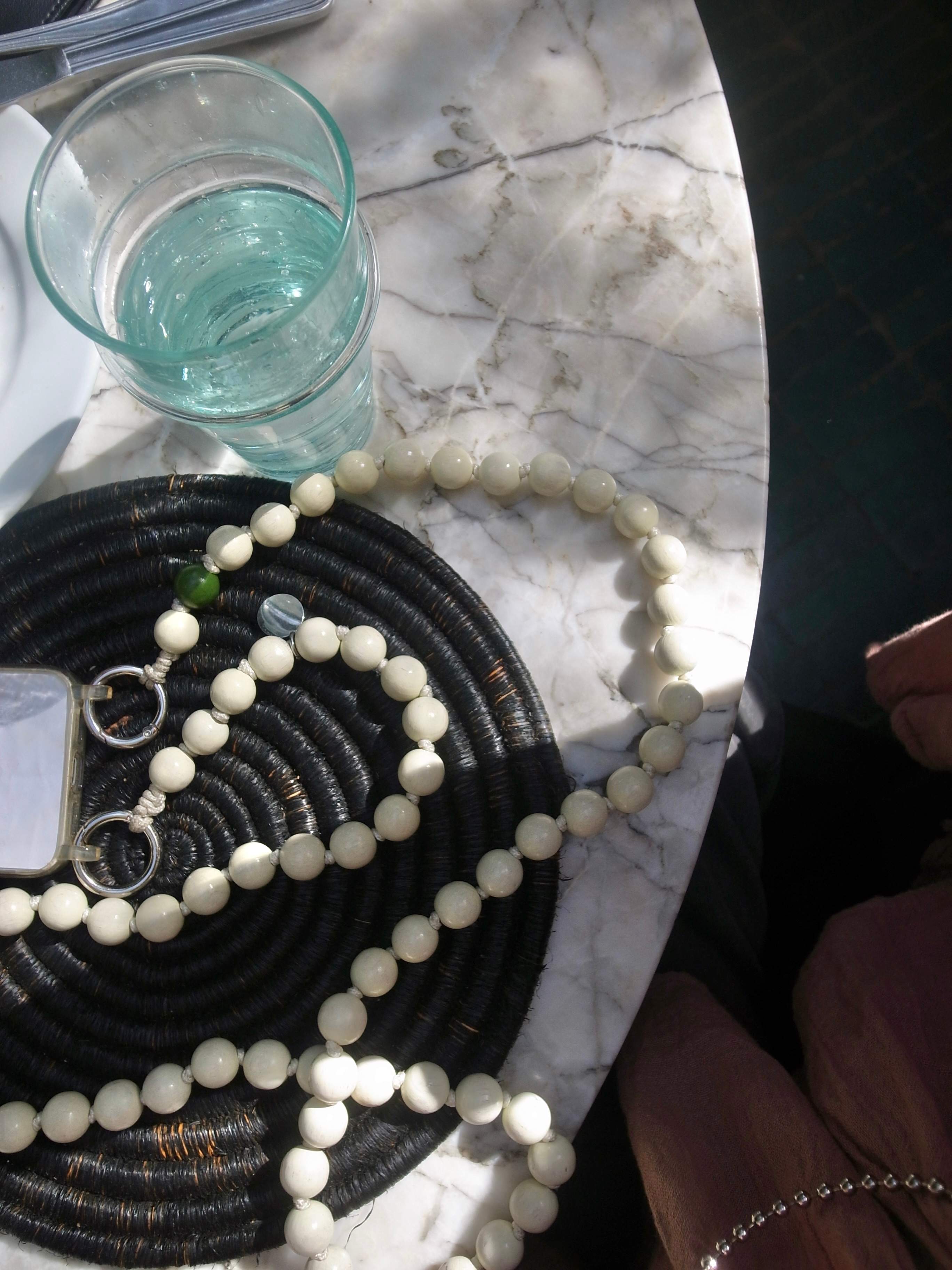 upbeads アップビーズ スマホショルダー 携帯ストラップ ホワイト
