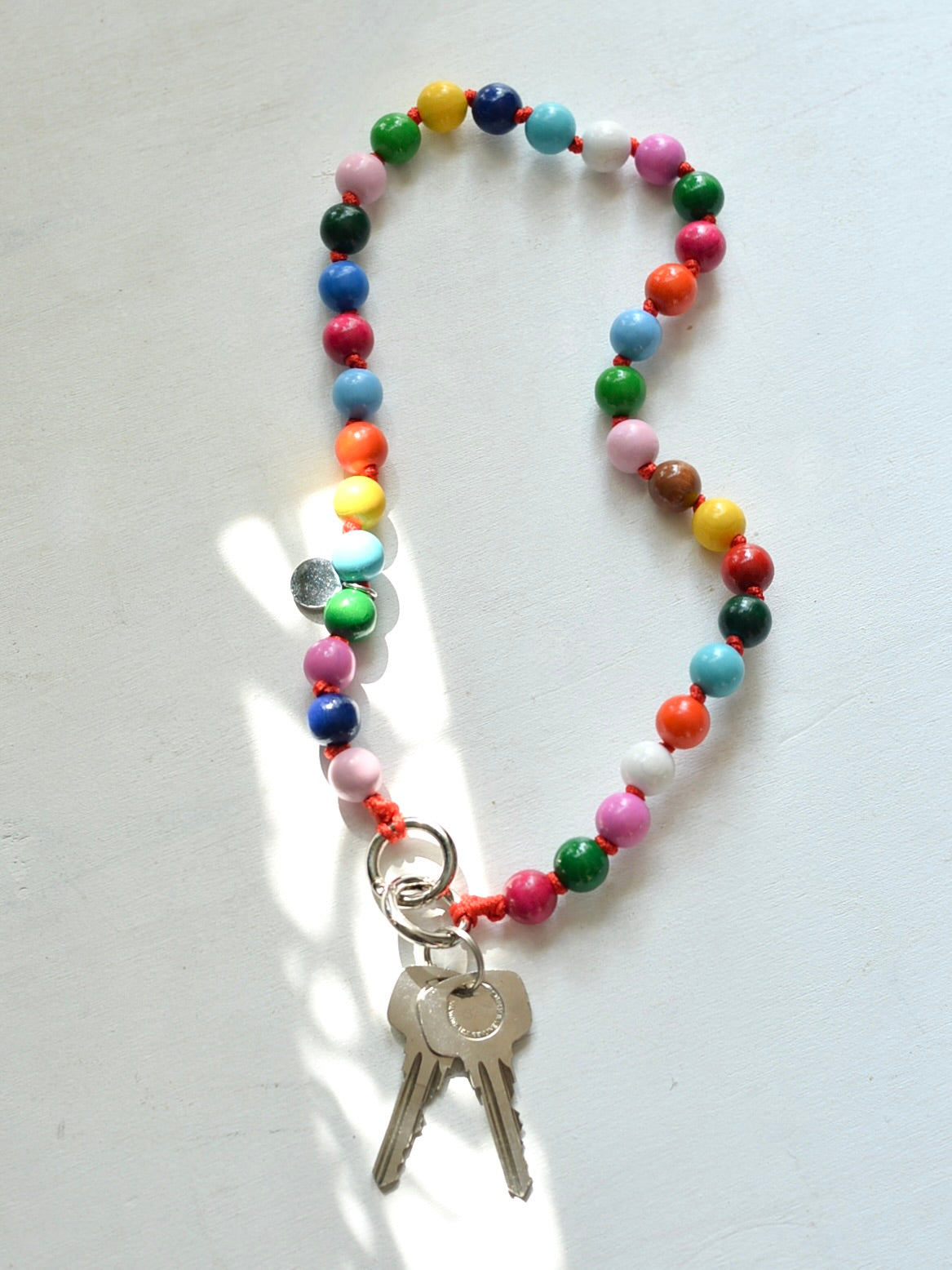 upbeads アップビーズ スマホストラップ SHORTIE 60cm【HAPPY】