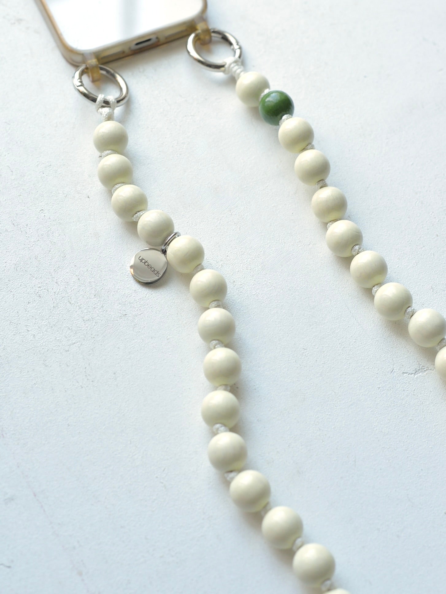 upbeads アップビーズ スマホストラップ SHORTIE 60cm【ホワイト】