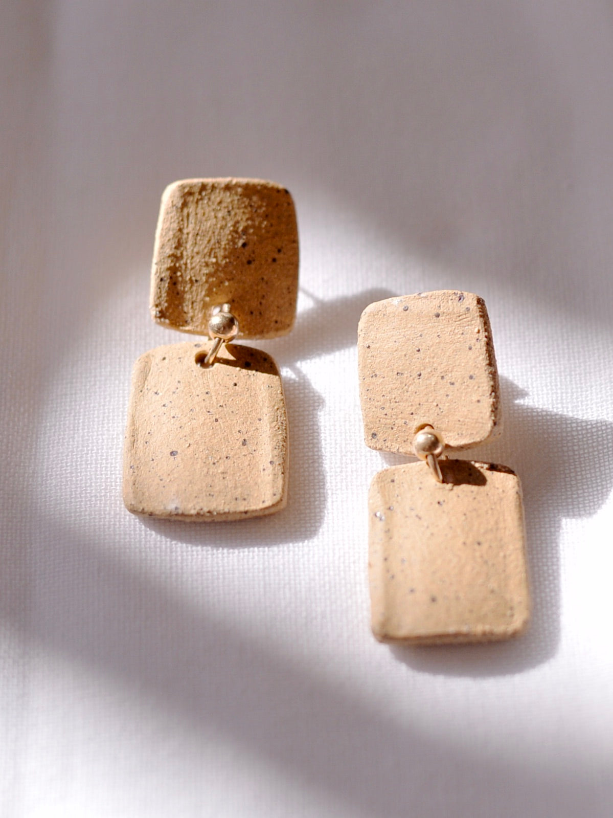 Double cookie 陶器ピアス – NOZZI BAZZAR