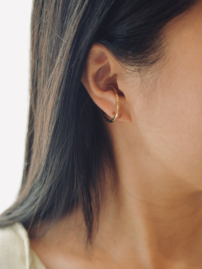 Ear cuff style earrings Gold 