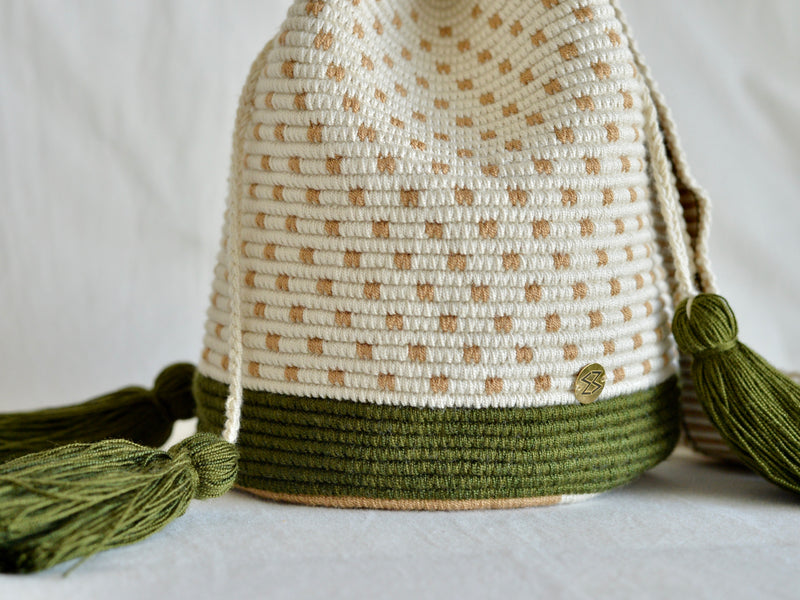 Colombian Mochira hand-knitted bag 