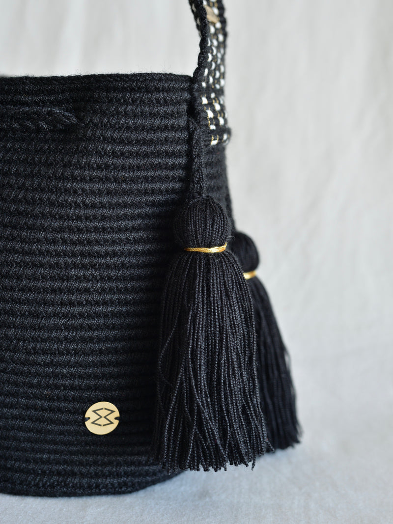 Colombian Mochira hand-knitted handbag mini 