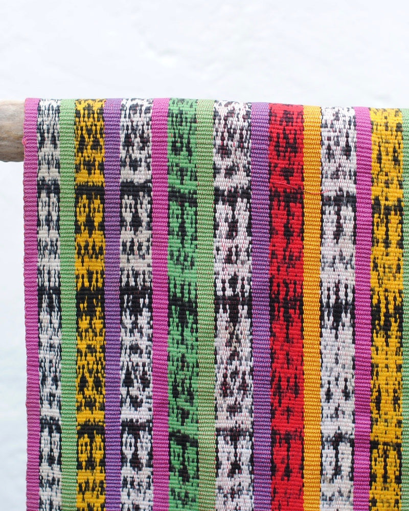 グアテマラの手織り布 ポンポンストール ペラへ