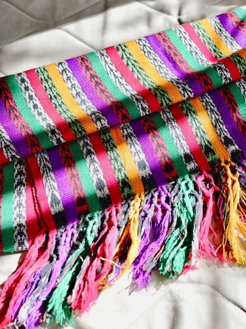グアテマラの手織り布ストールペラへ