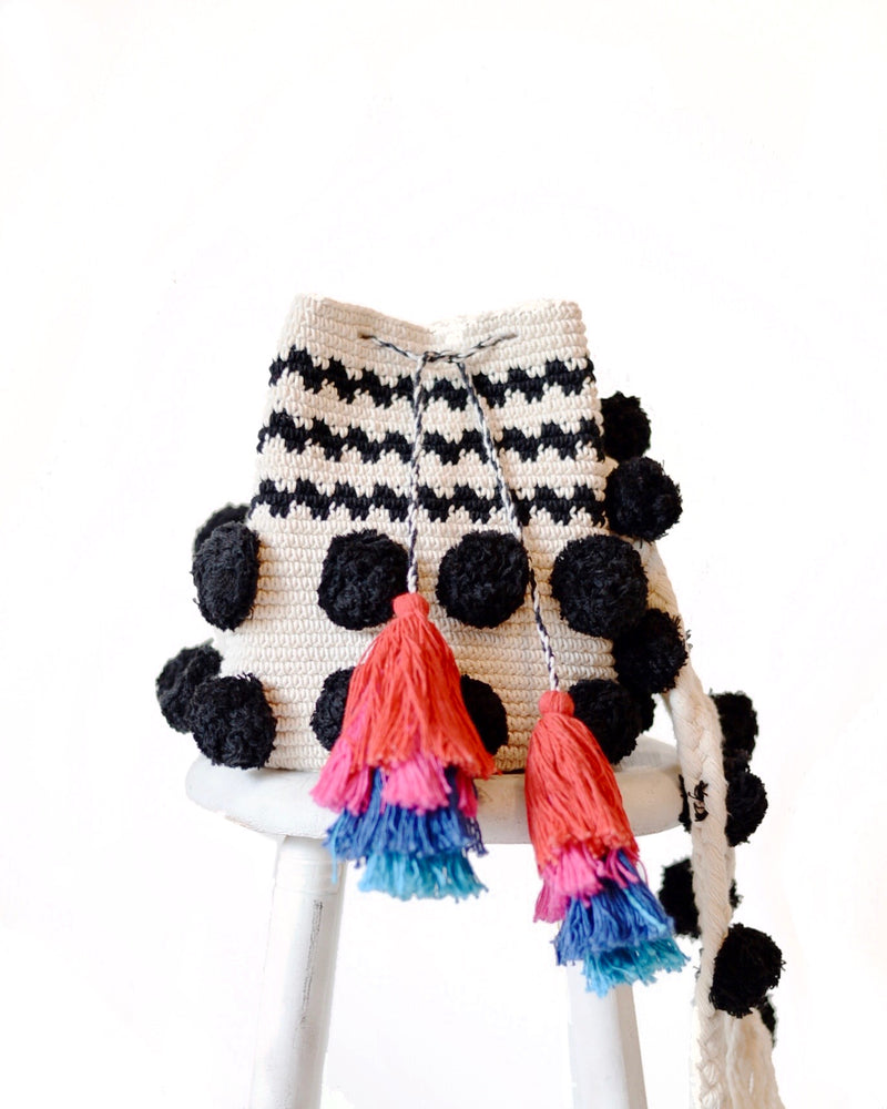 グアテマラの手編みポンポンショルダーバッグ
